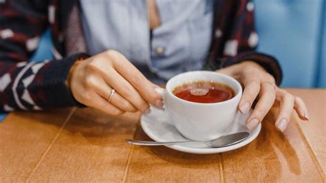 S­ı­c­a­k­ ­ç­a­y­ ­i­ç­m­e­k­ ­k­a­n­s­e­r­ ­r­i­s­k­i­n­i­ ­5­ ­k­a­t­ ­a­r­t­ı­r­ı­y­o­r­